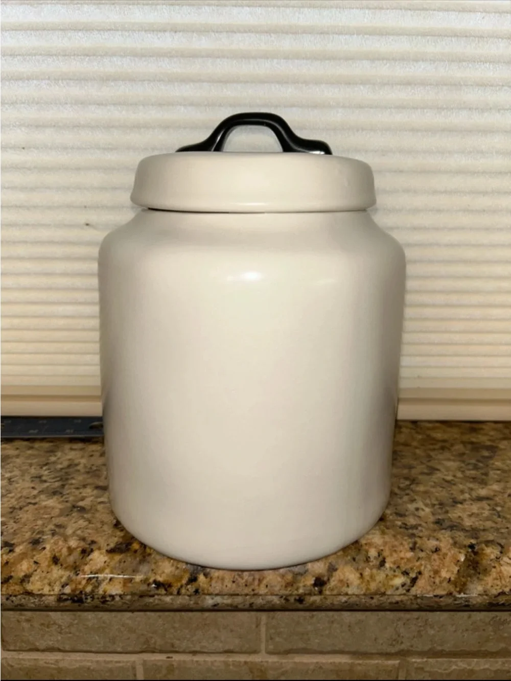 Early Edition Rae Dunn by Magenta Cream Ceramic 
